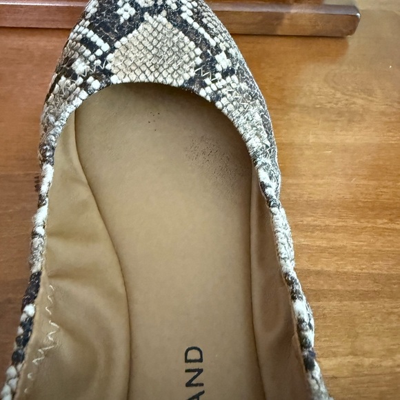 Lucky Brand Emmie snakeskin ballet flats slip ons woman size 8 - Picture 6 of 9